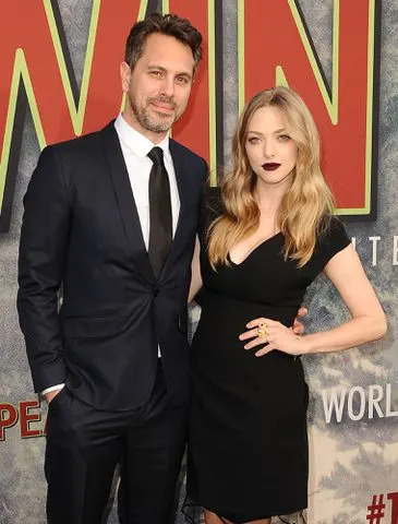 Jason LaVeris/FilmMagic Thomas Sadoski and Amanda Seyfried