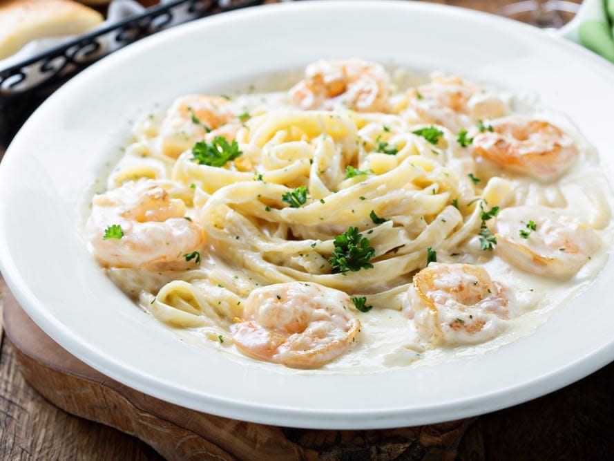 fettuccine alfredo  with shrimp