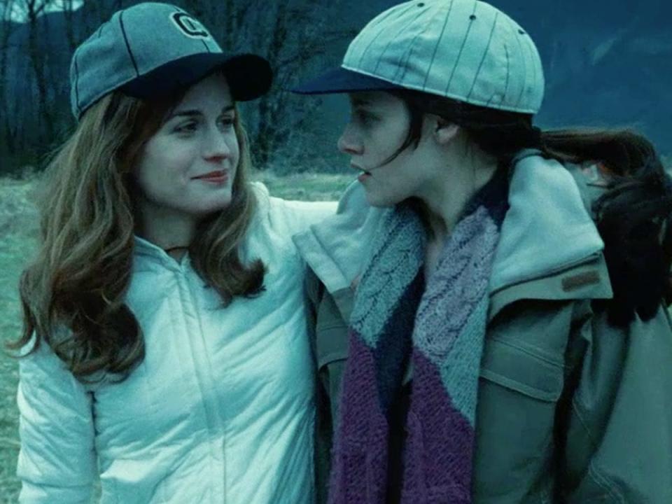 elizabeth reaser twilight baseball scene