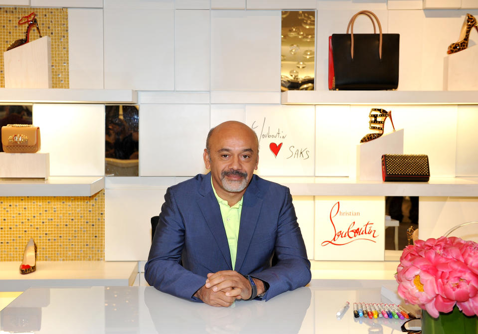 Christian Louboutin möchte verhindern, dass auch andere Labels ihre Schuhsohlen rot färben. (Bild: Getty Images)