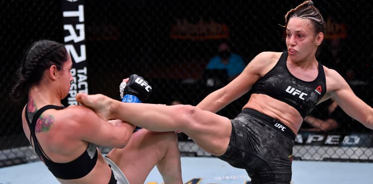 Antonina Shevchenko kicks Ariane Lapinski at UFC 255