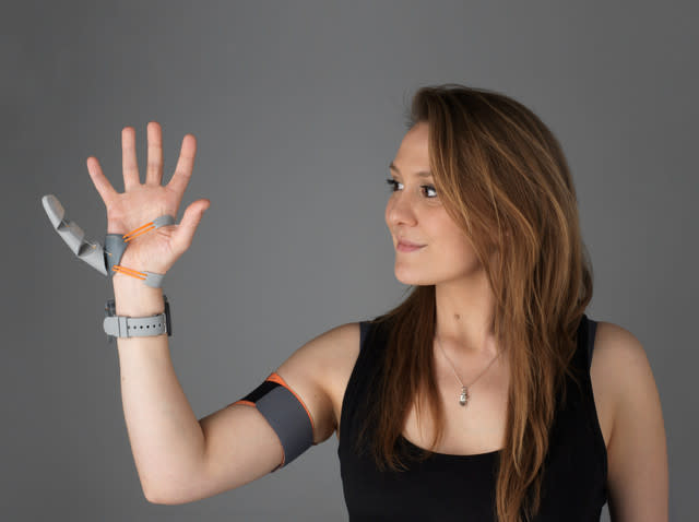 Cambridge Scientists Devise Robotic Extra 'Third Thumb' You Can Work As Extra Digit