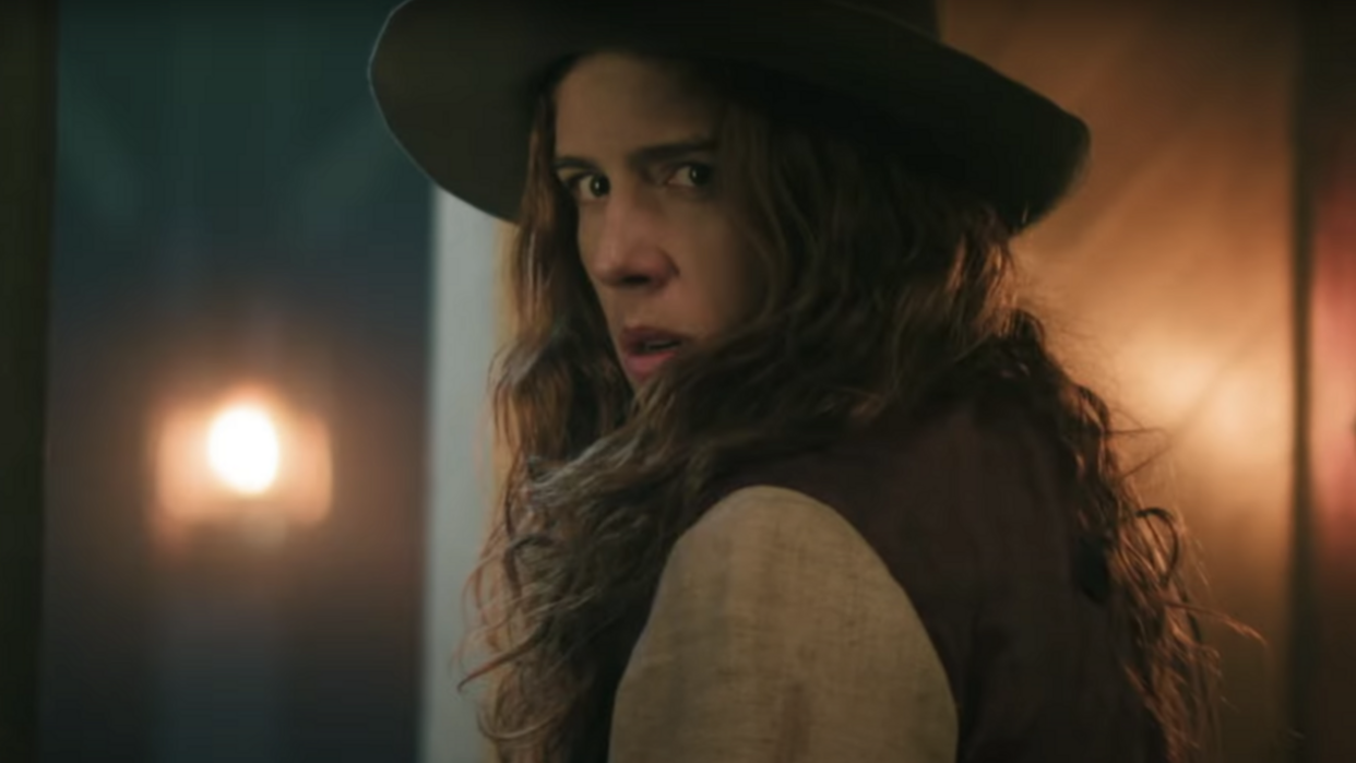  Emily Bett Rickards in Calamity Jane trailer. 