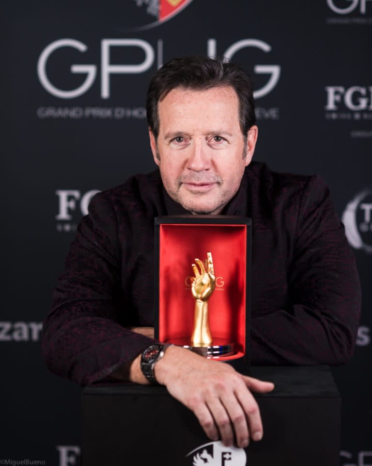 François Bennahmias, CEO of Audemars Piguet, with the Aiguille d’Or grand prix trophy.