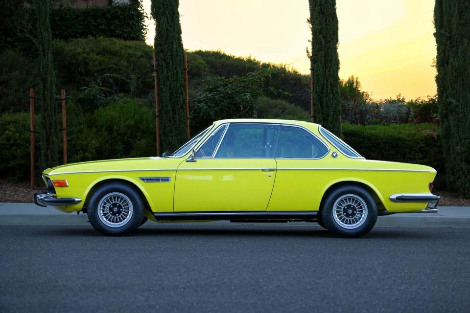 1974 bmw 3 point 0csi 4 speed side