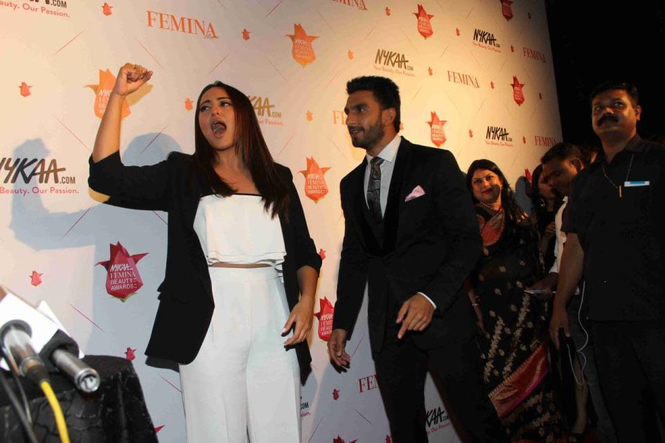 Sonakshi seemed to be really happy as she cheered Ranveer on