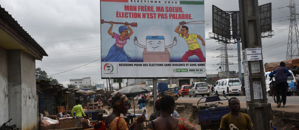 À la veille du scrutin du 31 octobre en Côte d'Ivoire, le climat se tend depuis l’éviction des candidatures de Laurent Gbagbo et de Guillaume Soro.
