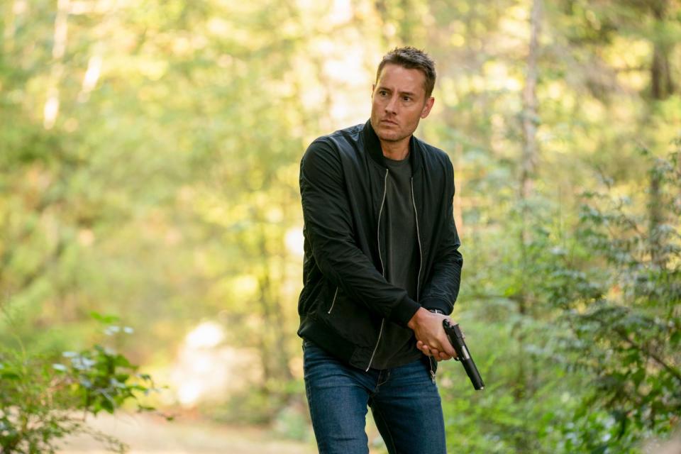 Colter Shaw (Justin Hartley) begibt sich in "Tracker" auf die Suche nach vermissten Personen. (Bild: 2022 CBS Broadcasting Inc. / Michael Courtney)