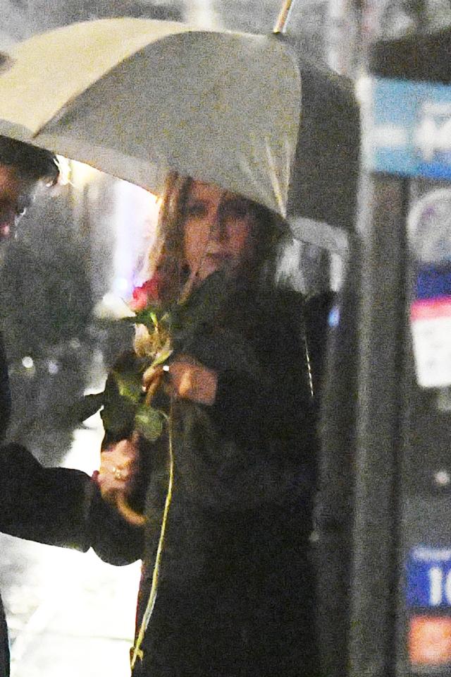 Jennifer Aniston and Ex Justin Theroux Dine in NYC and She Leaves