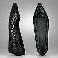 City Style Pointy-Toe Croc