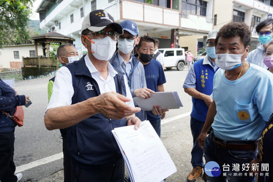 南投縣長林明溱會勘後，並同意花費205萬改善三清宮廁所，提升民眾旅遊品質。