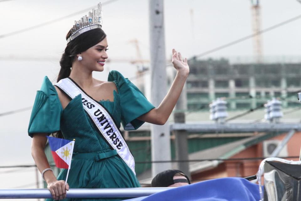 Miss Universe 2015 Pia Alonzo Wurtzbach is seen during her homecoming parade in Makati City, south  of Manila on 25 January 2016. (Voltaire Domingo/NPPA IMAGES)