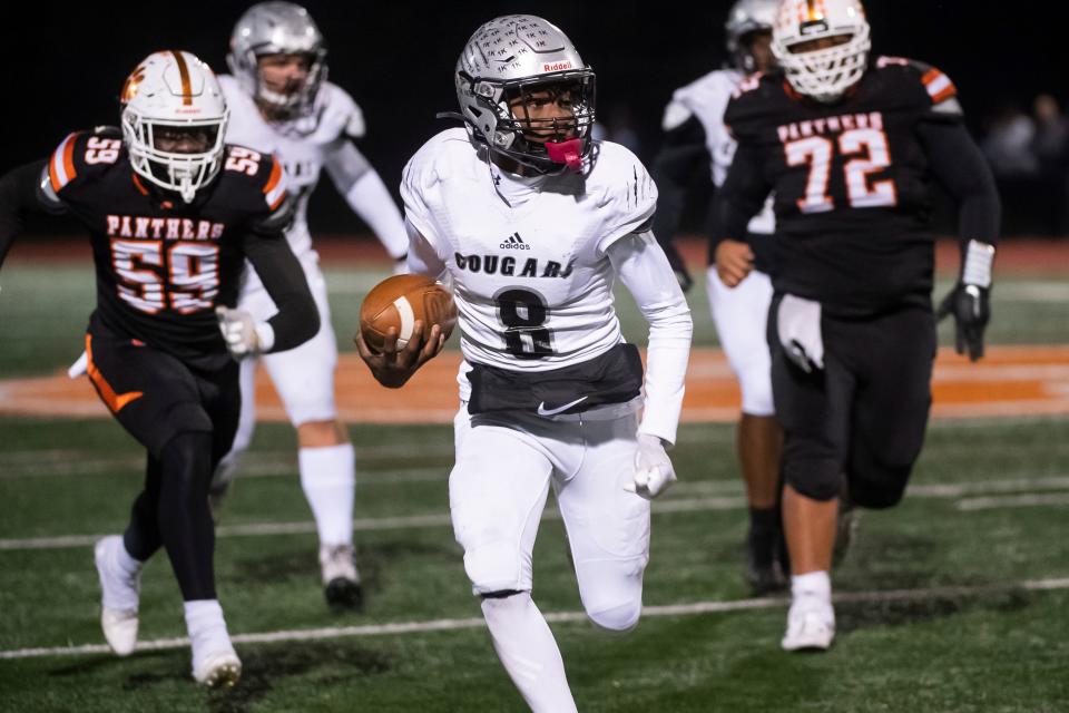 Harrisburg and quarterback Shawn Lee will play York High in the headline game of the York Rose Bowl Kickoff Classic at York Suburban next month.