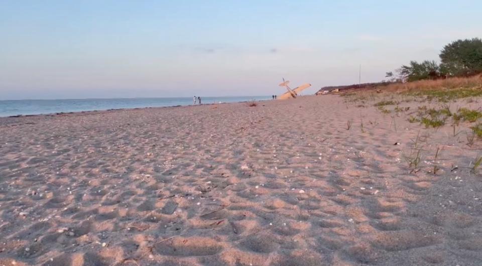 The plane upended as soon as the wheels touched the sand. Instagram / @victoria.calcano