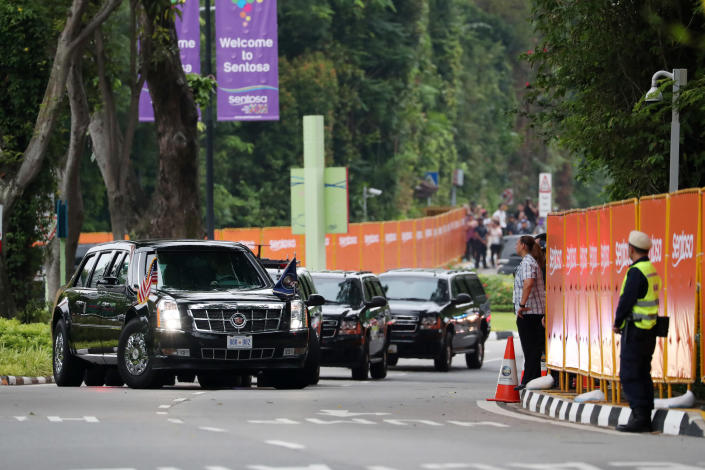 <p>President Donald Trump’s motorcade arrives at the Capella Hotel in Singapore, on Tuesday, June 12, 2018. (Photo: SeongJoon Cho/Bloomberg/Getty Images) </p>