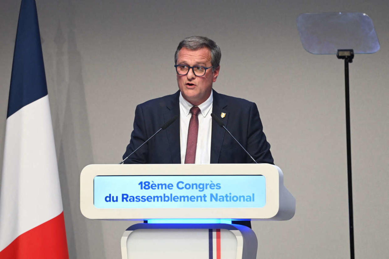 French far-right party Rassemblement National (RN)'s Mayor of Perpignan Louis Aliot gives a speech during the RN's 18th congress in Paris on November 5, 2022. - Jordan Bardella, 27-year-old rising star of the National rally, who was widely expected to win as Le Pen's protege, won 85 percent of the votes from party members and is elected party president, beating the mayor of the southern city of Perpignan, who garnered 15 percent. (Photo by Alain JOCARD / AFP)