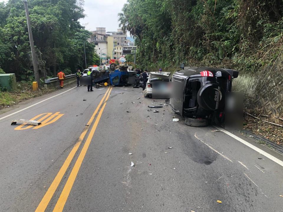 桃園連環撞車禍。（圖／東森新聞）