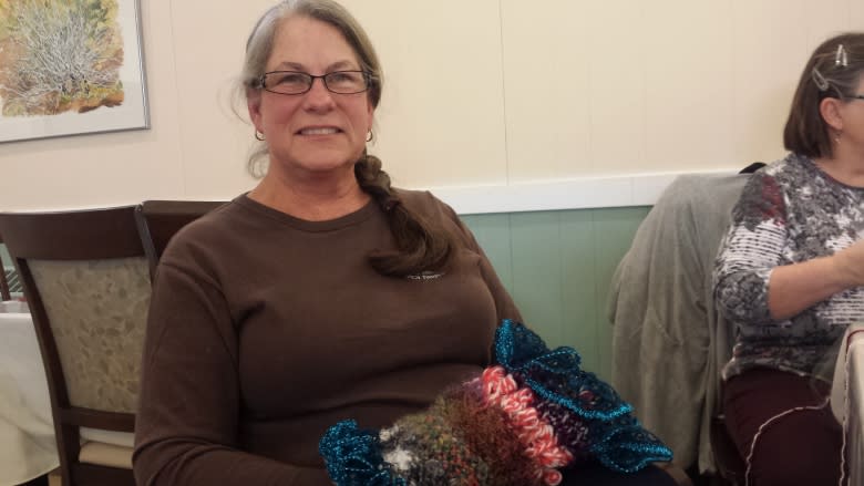 'Comfort mitts' help people with dementia at The Mount