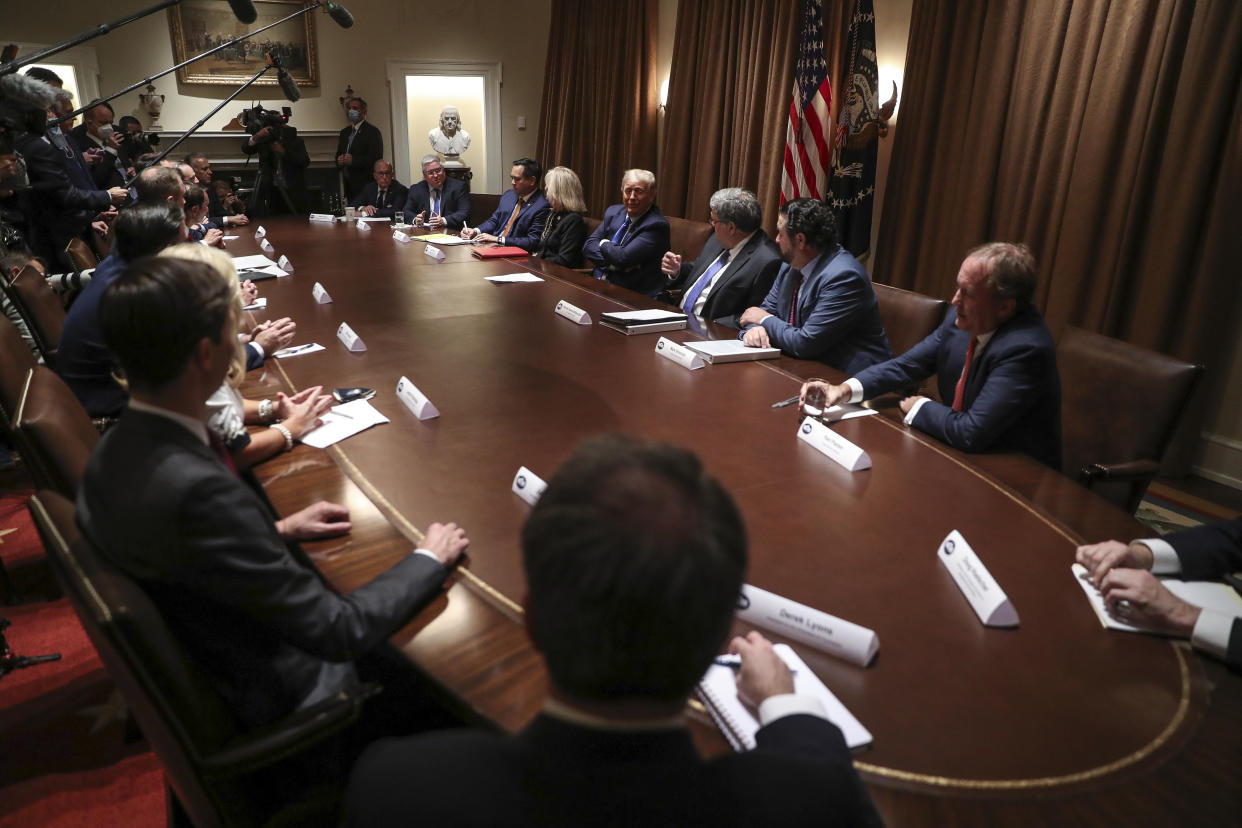 El presidente Donald Trump habla durante una deliberación con fiscales generales estatales en la Sala del Gabinete de la Casa Blanca, en Washington, el 23 de septiembre de 2020. (Oliver Contreras/The New York Times).