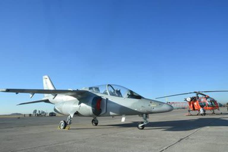 El IA-63 Pampa es un avión de entrenamiento a reacción avanzado con capacidades de combate, diseñado y construido en Argentina 