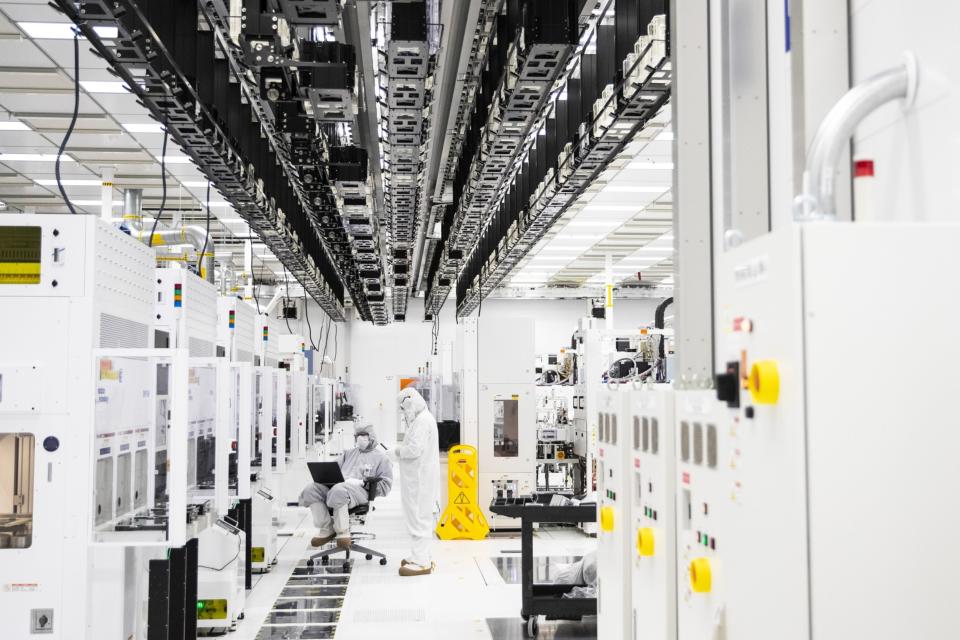 Semiconductor manufacturing at the GlobalFoundries facility in Malta, New York. Photographer: Adam Glanzman/Bloomberg