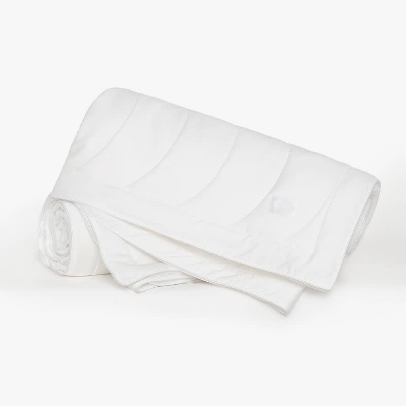 <p><a href="https://go.redirectingat.com?id=74968X1596630&url=https%3A%2F%2Fwww.target.com%2Fp%2Fbuffy-full-queen-breeze-comforter-white%2F-%2FA-83551844&sref=https%3A%2F%2Fwww.menshealth.com%2Ftechnology-gear%2Fg40476897%2Fbest-cooling-blanket%2F" rel="nofollow noopener" target="_blank" data-ylk="slk:Shop Now;elm:context_link;itc:0;sec:content-canvas" class="link ">Shop Now</a></p><p>Breeze Comforter</p><p>$239.00</p><p>target.com</p><span class="copyright">Courtesy of Retailer</span>