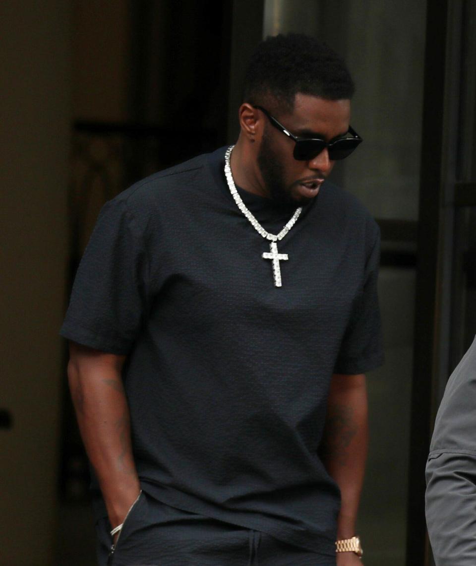 Diddy leaves the Corinthia Hotel