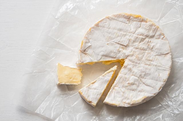 Cheese - how to keep it fresh for longer - FreshMAG