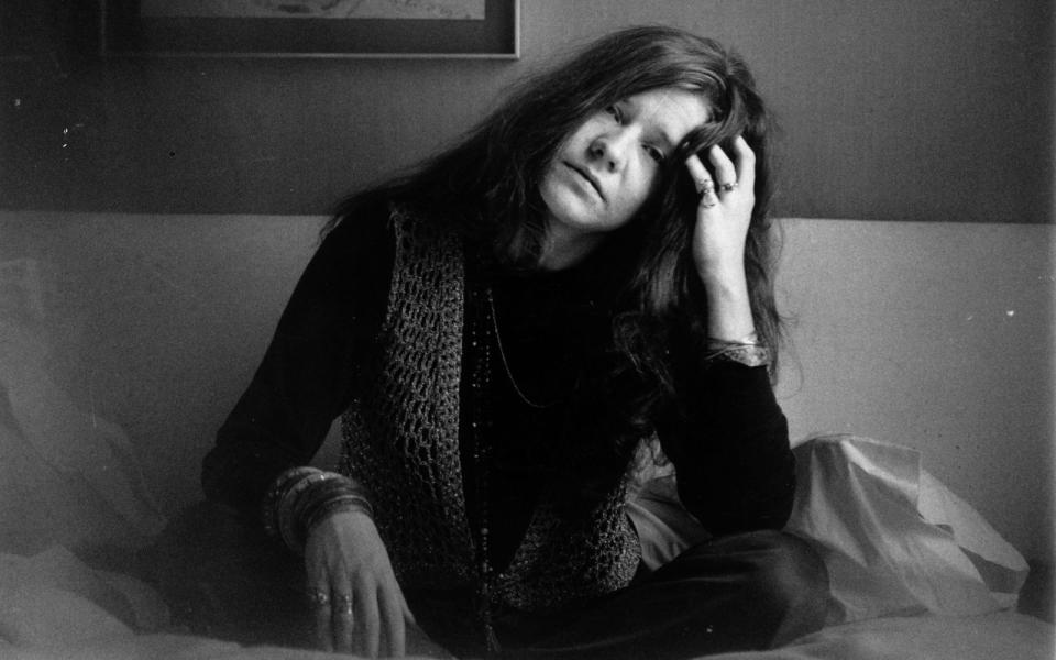 <p>Auch Janis Joplin war erst 27 Jahre jung, als sie an einer Überdosis Heroin starb. Auch 50 Jahre nach ihrem Tod bleibt sie ein Mysterium, ihre musikalische Hinterlassenschaft wirkt aber bis heute nach. Das legendäre Album "Pearl" mit der Band Full Tilt Boogie erschien erst nach ihrem Tod. (Bild: Evening Standard/Getty Images)</p> 