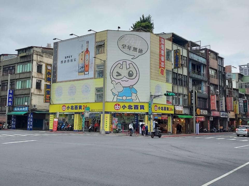 佳德糕餅買下康定路338號三角窗店面。圖/台灣房屋中正加盟店提供