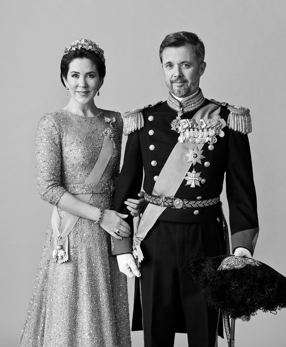 A black and white photo of Denmark's Princess Mary and Prince Frederik posing for new portraits to mark Mary's 50th birthday. Photo: Hasse Nielsen ©.