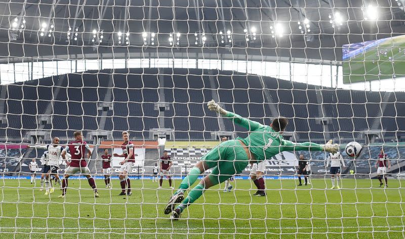 Premier League - Tottenham Hotspur v Burnley