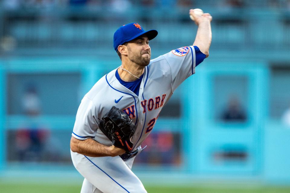 New York Mets starting pitcher David Peterson throws to a Los Angeles Dodgers batter during the first inning of a baseball game in Los Angeles, Saturday, June 4, 2022. (AP Photo/Alex Gallardo)
