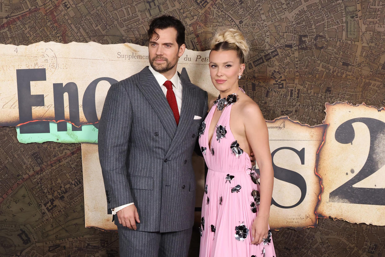 Henry Cavill y Millie Bobby Brown. (Photo by Taylor Hill/FilmMagic)
