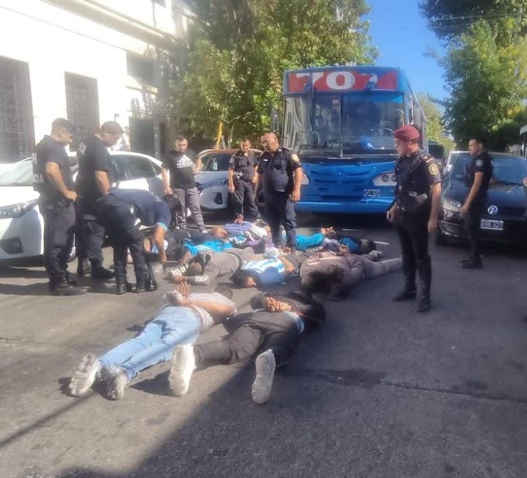 Detuvieron a “Cara de Paty” y a otros 21 miembros de la barra disidente de Racing en la previa del partido con Huracán