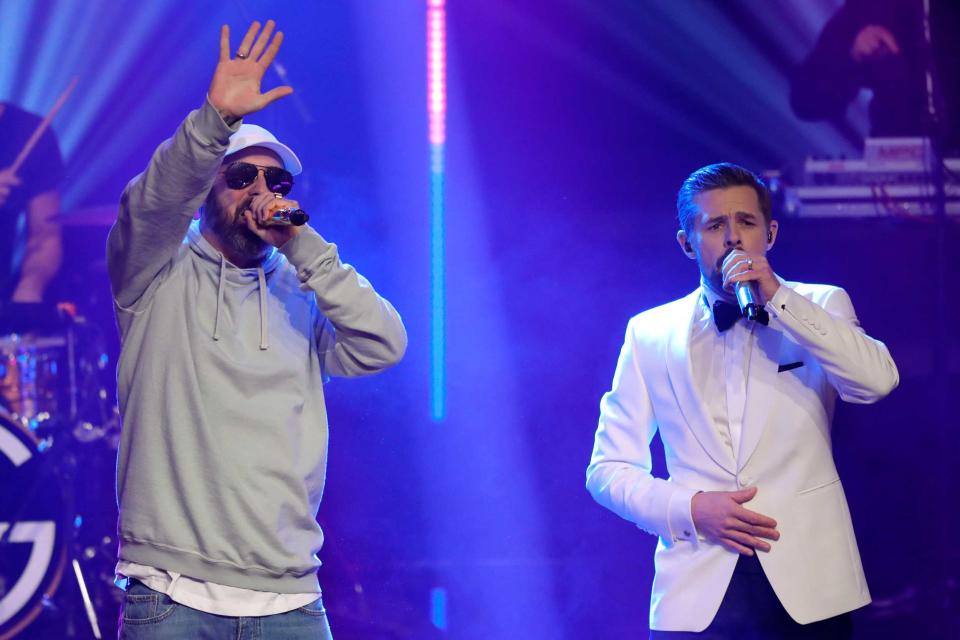 Sido und Klaas Heufer-Umlauf eröffneten die Show gemeinsam. (Bild: Getty Images)