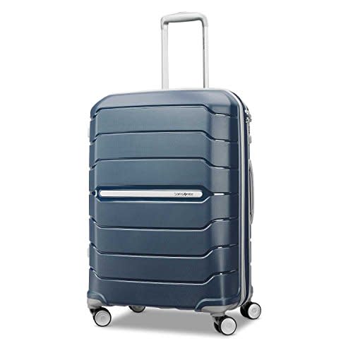 Samsonite Freeform Medium Spinner (Amazon / Amazon)