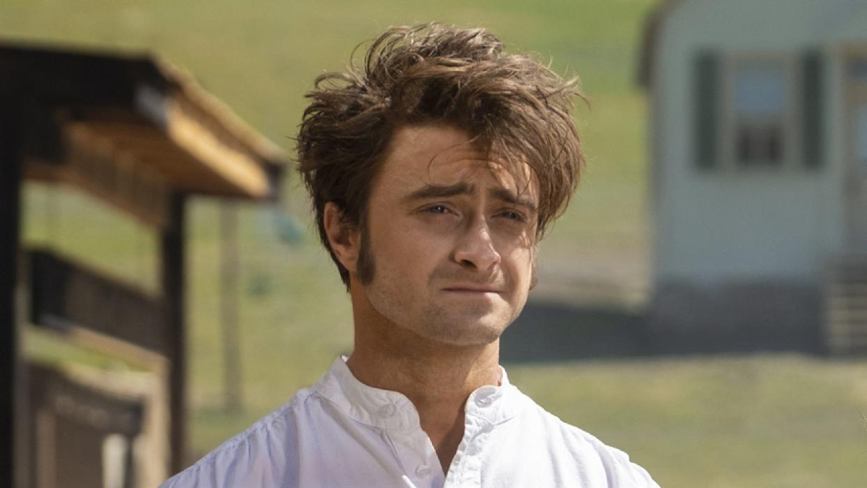  Daniel Radcliffe in Miracle Workers. 