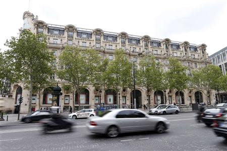 HSBC's headquarters is seen at 103 Avenue des Champs Elysees in Paris May 14, 2013. REUTERS/Benoit Tessier
