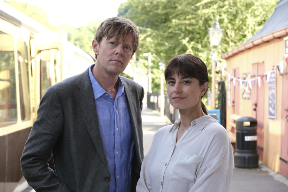 Kris Marshall and Zahra Ahmadi in Beyond Paradise season 2 episode 1