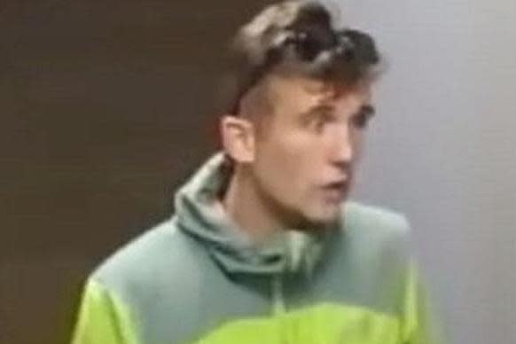 Police appeal: Officers want to speak to this man: @MPSRedbridge/Twitter