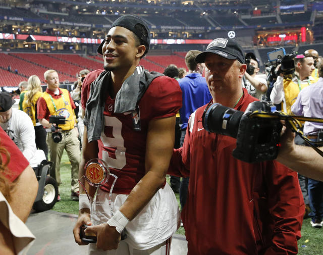 Oklahoma QB Kyler Murray wins AP Player of Year, Davey O'Brien Award - The  Boston Globe