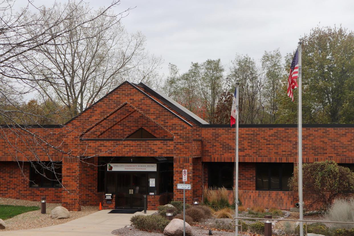 A general view of the Iowa City Community School District Building as seen on Tuesday, Oct. 31, 2023.