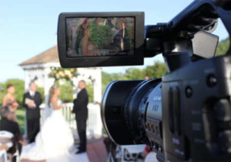 10 Ways Your Wedding Videographer Can Tell If Your Marriage Will Last