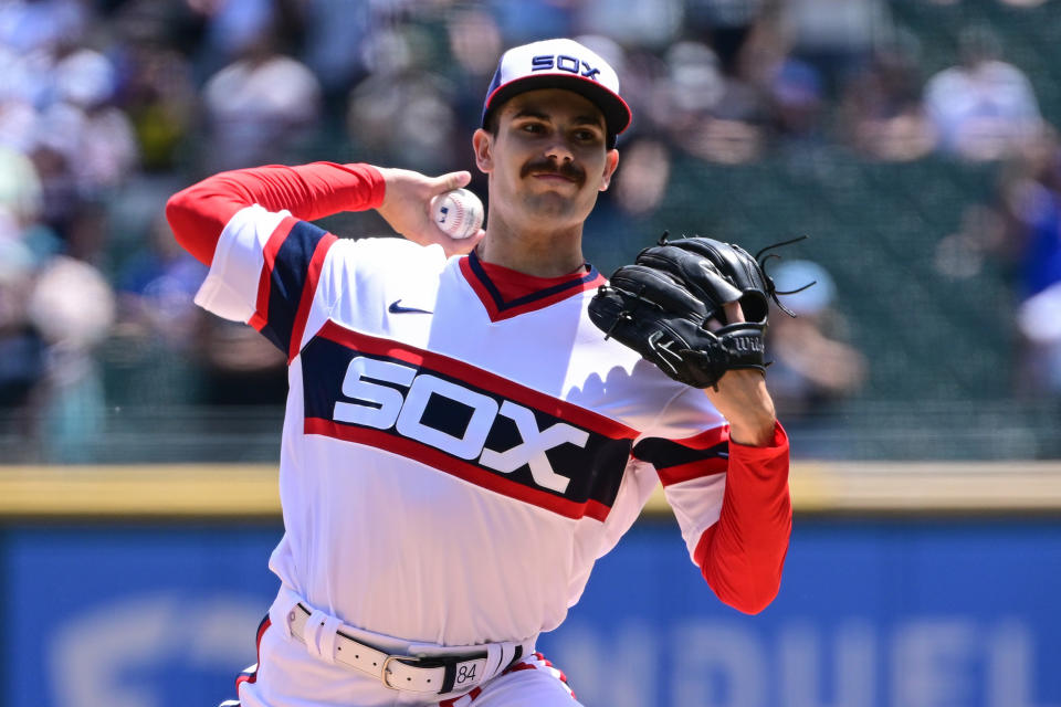 El lanzador abridor Dylan Cease #84 de los Medias Blancas de Chicago es una estrella de fantasía