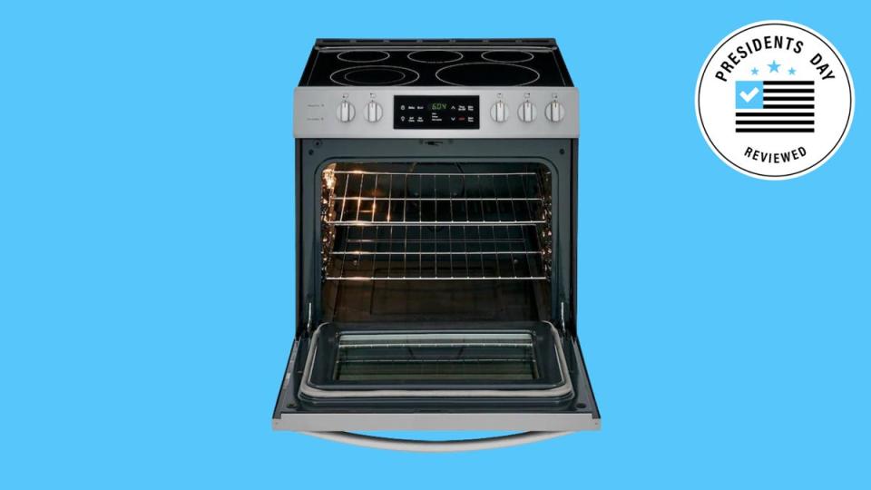 This Frigidaire 30-inch electric range is both powerful and super-affordable for Presidents Day.