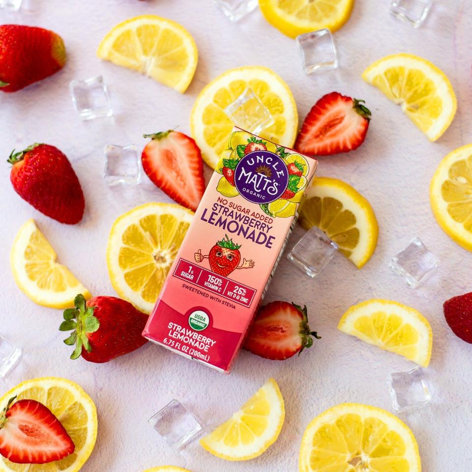 11) No Sugar Added Strawberry Lemonade Juice Boxes (6.75oz Pack of 32)