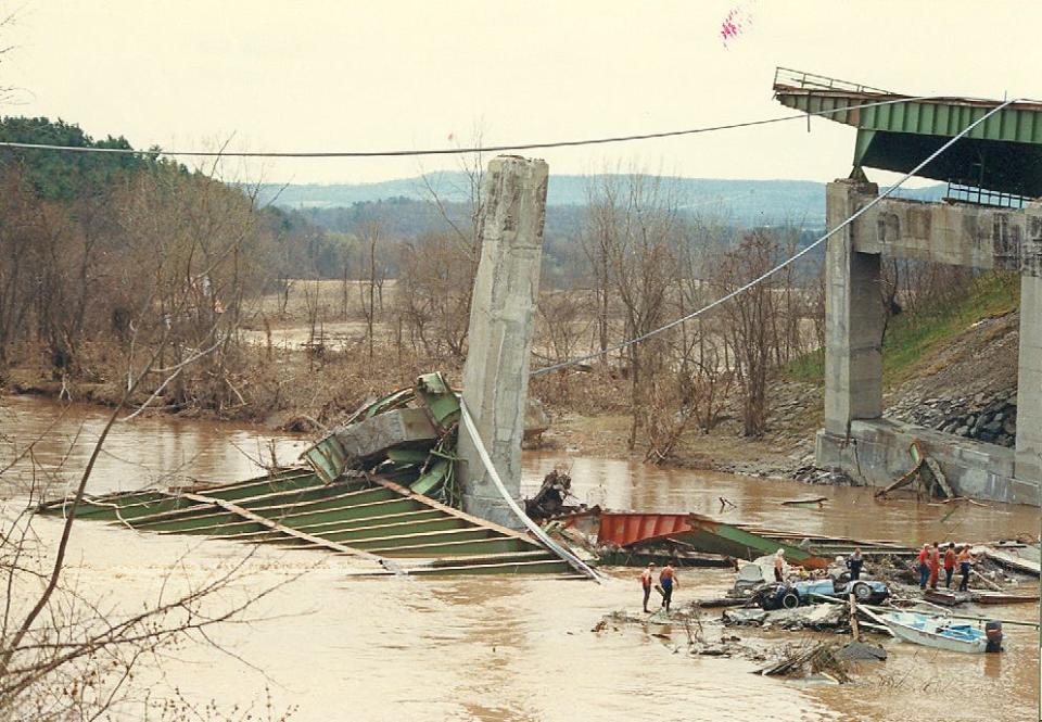 Aftermath of the collapse of the New York State Thruway bridge over the Schoharie Creek in 1987. [PHOTO COURTESY OF UTICA RESIDENT TONI DIMEO]