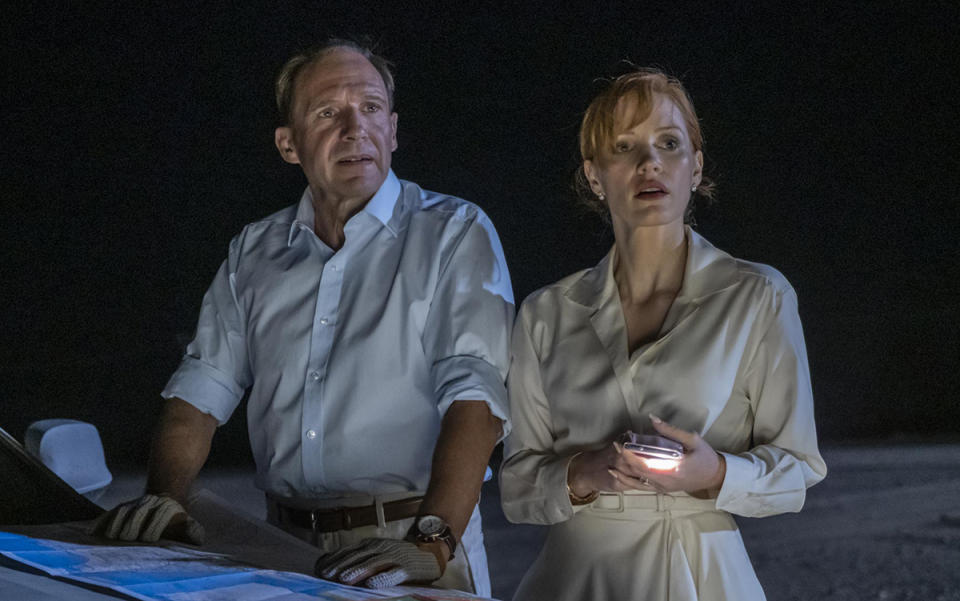 Ralph Fiennes y Jessica Chastain en 'Los perdonados' (Foto: Nick Wall/Focus Features)