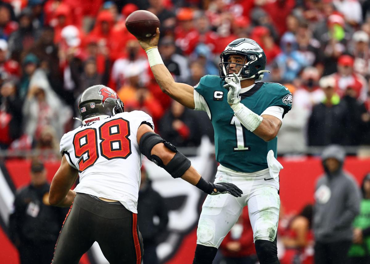 Commanders vs. Eagles Prediction, Picks, Odds Today: Can Philadelphia  Remain Unbeaten?